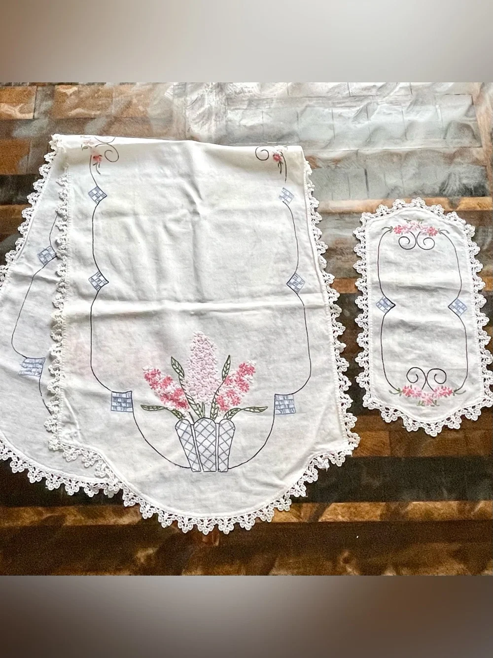 Vintage Hand Embroidered Table Runner Dresser Scarf Set Pink Floral Crochet Lace